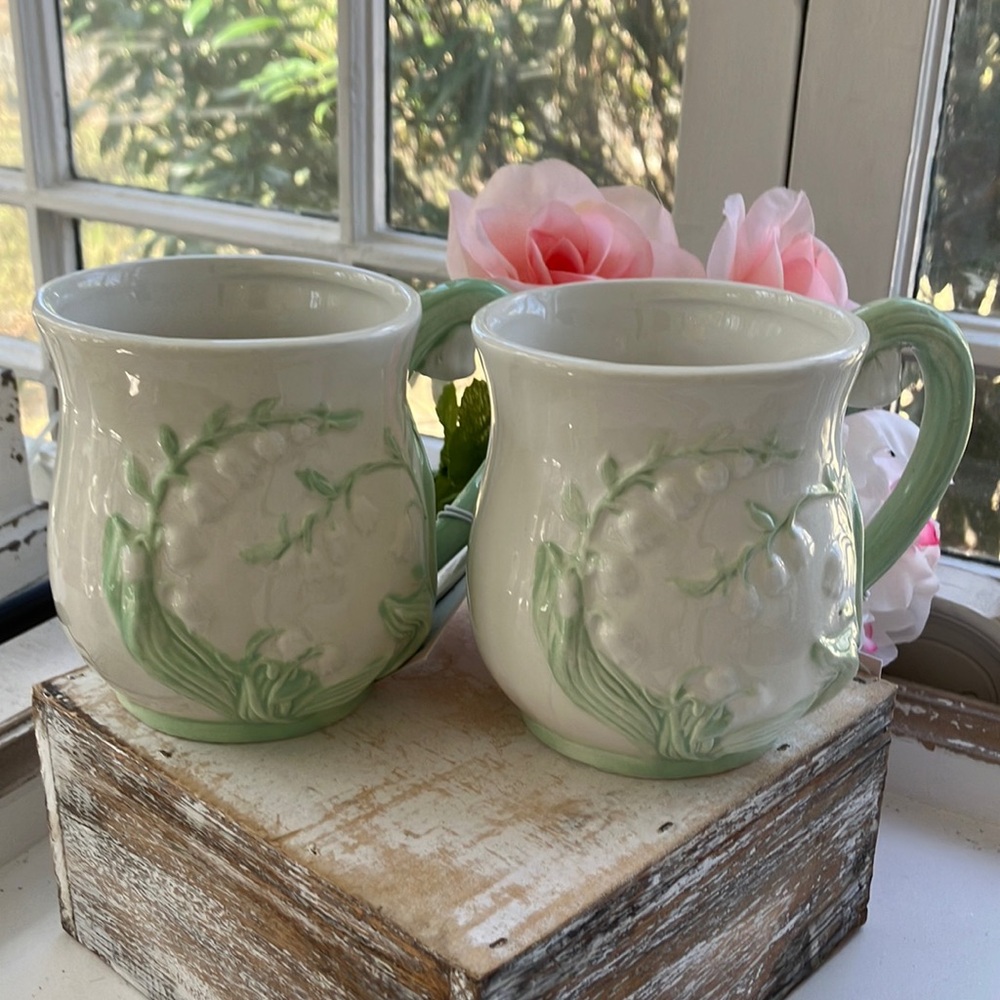 Set of 2 - Cupcakes and Cashmere LILY OF THE VALLEY Mugs